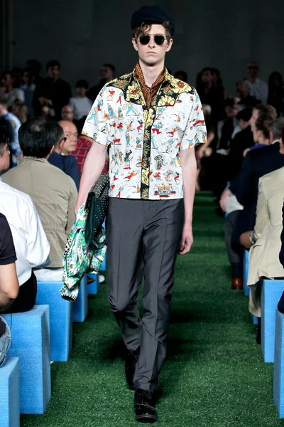 Look 26
